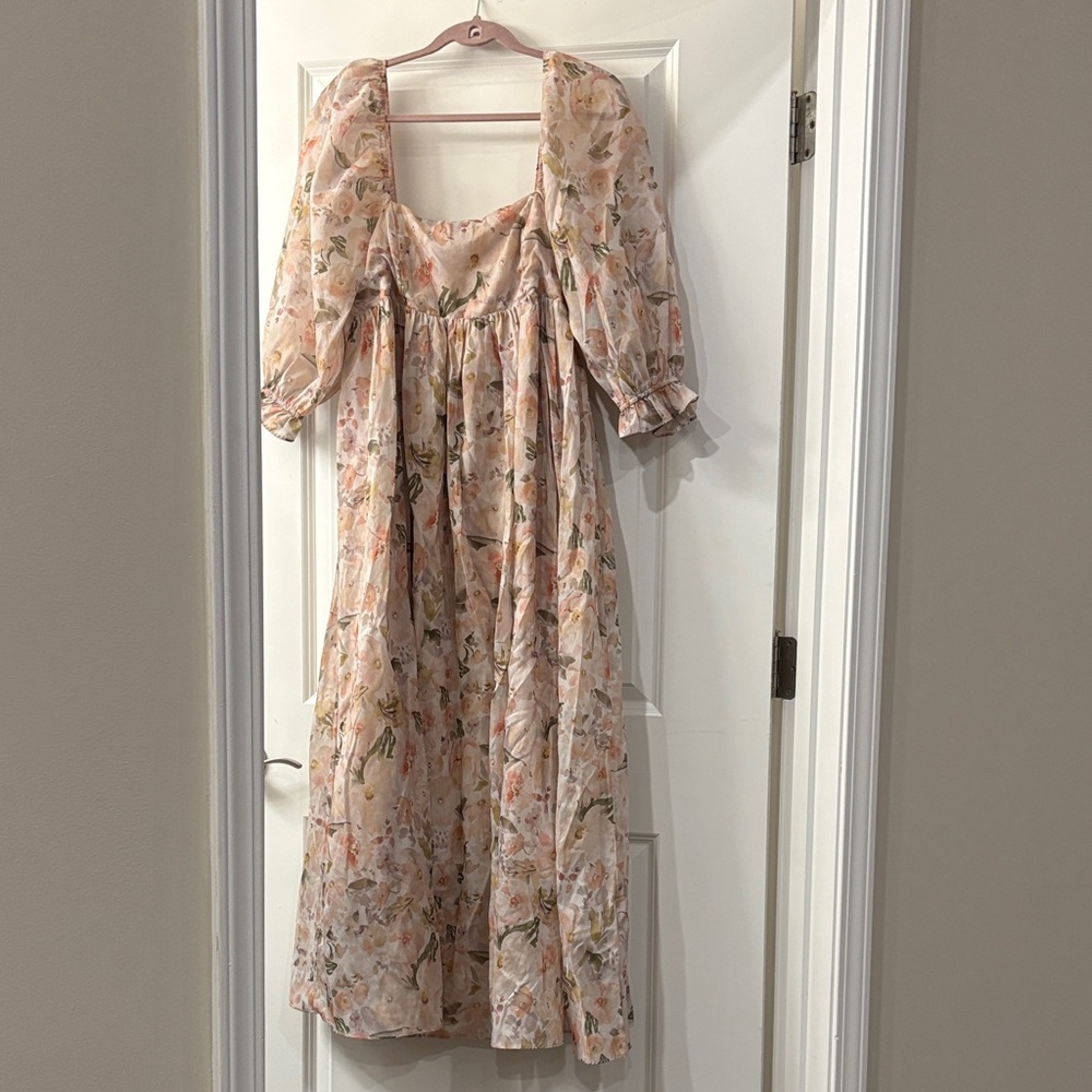 Storia Blush and Cream Floral Long Sleeve Dress